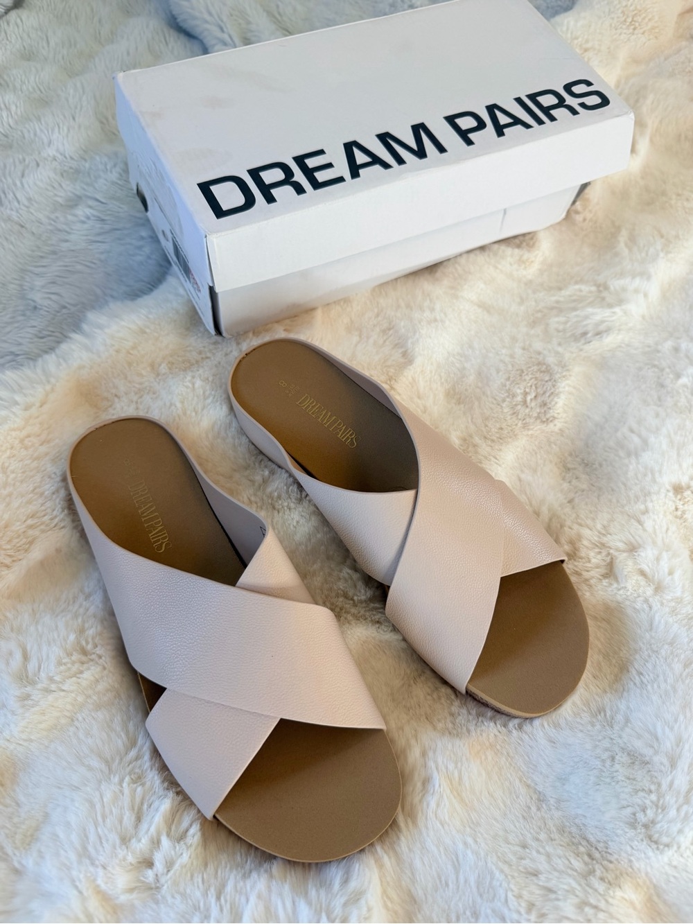 Dream Pairs Women’s Pink Crisscross Slide Sandals